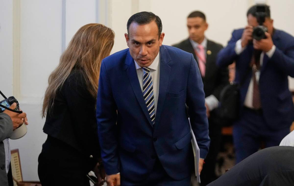 Peru's interim President Jose Jeri arrives at Congress to speak to lawmakers in Lima, Peru, Wednesday, Jan. 21, 2026. (AP Photo/Martin Mejia).