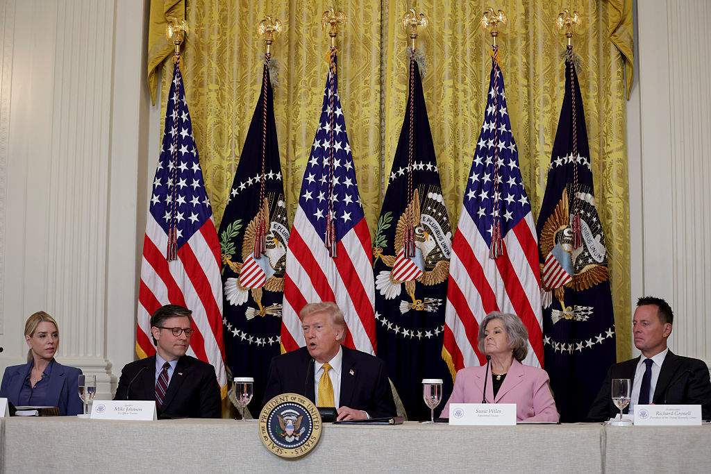 President Trump convened the board of trustees of the Trump Kennedy Center to vote on a proposal to close the institution for two years of major renovations.