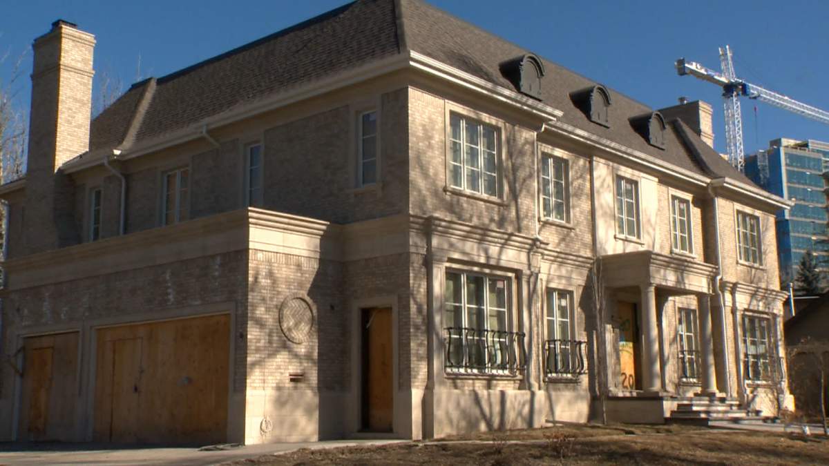 The property, at 220 Roxboro Road, which was purchased by the province for $6.8 million following the flood, was listed for sale on Monday for $3 million.