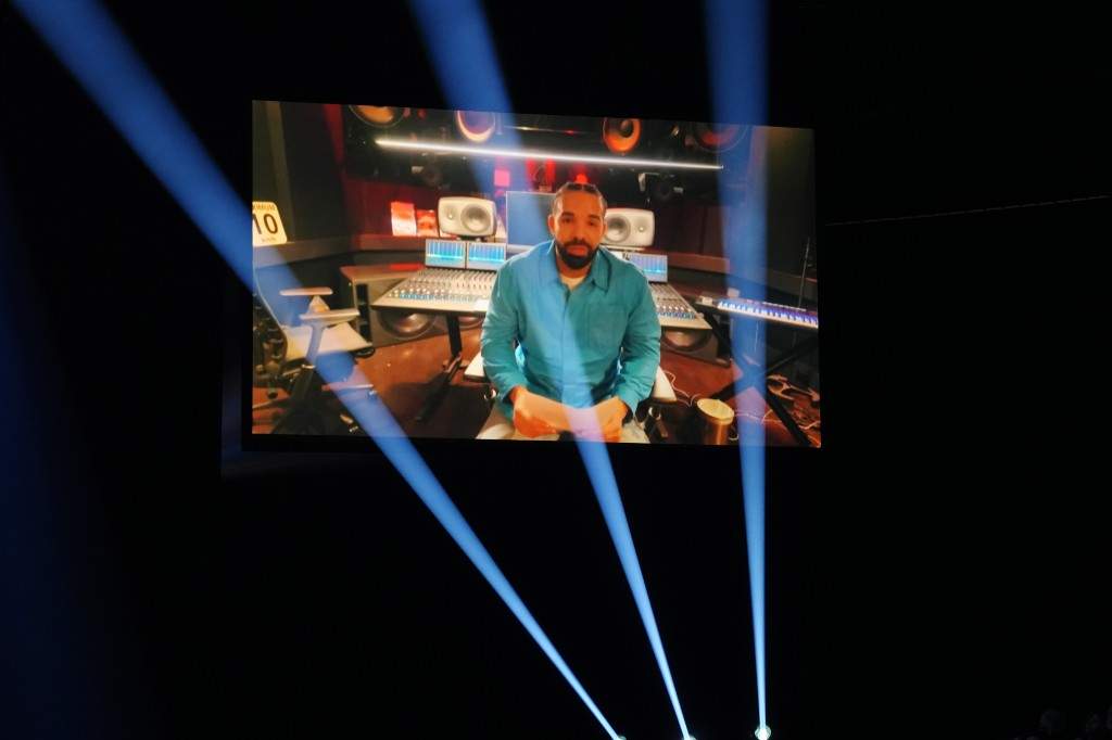 Drake gives a video message to Canadian Music Hall of Fame inductee Nelly Furtado at the 2026 Juno Awards in Hamilton, on Sunday, March 29, 2026.