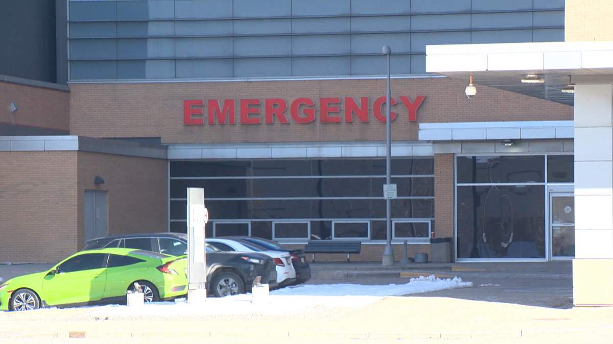 Calgary police are asking for the public's help in their investigation after two men showed up at the Peter Lougheed Hospital last month with gunshot wounds.