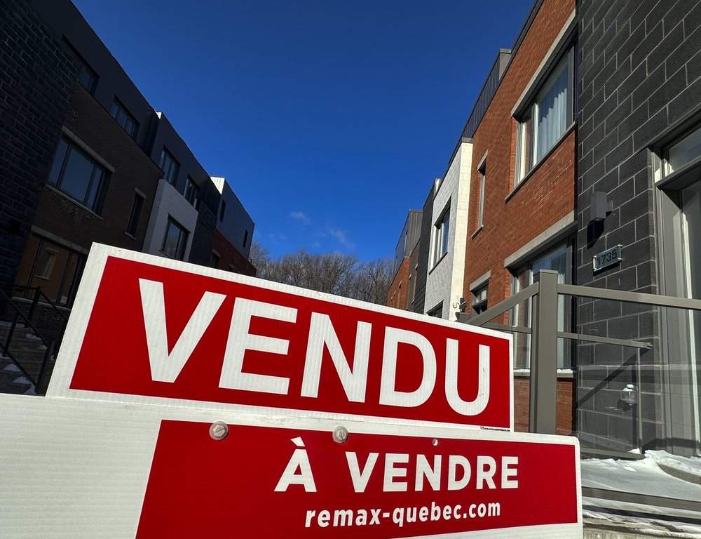Montreal-area home sales fell 7% in April compared with last year as economic uncertainty and affordability challenges kept some buyers cautious. 