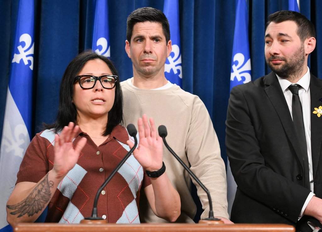 Veronica Martinez, mother of Zachary Miron who died after drinking an energy drink while skiing, speaks at a news conference at the legislature in Quebec City Wednesday, April 1, 2026. 
