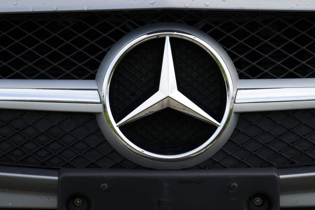Mercedez Benz logo
