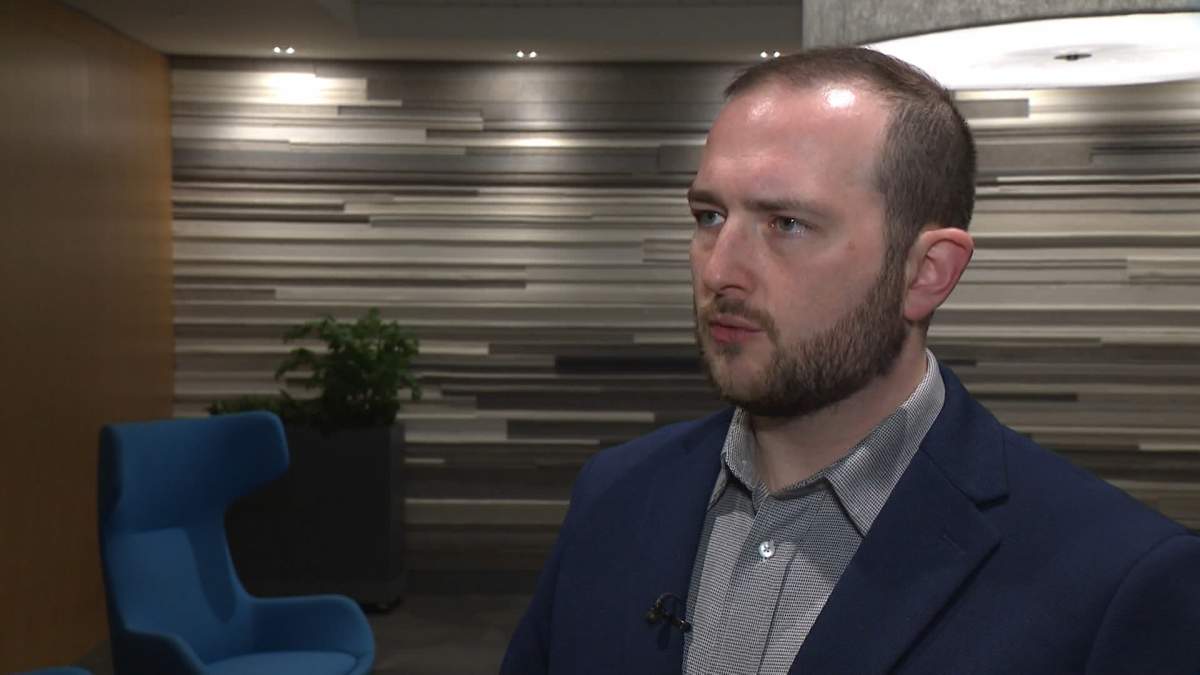 Feo Snagovsky, assistant professor of political science at the University of Alberta, says Smith faces the conflicting responsibilities of responding to the general public and to members of her cabinet.