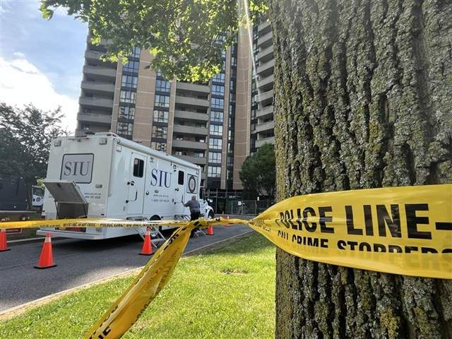 Toronto police officer dead