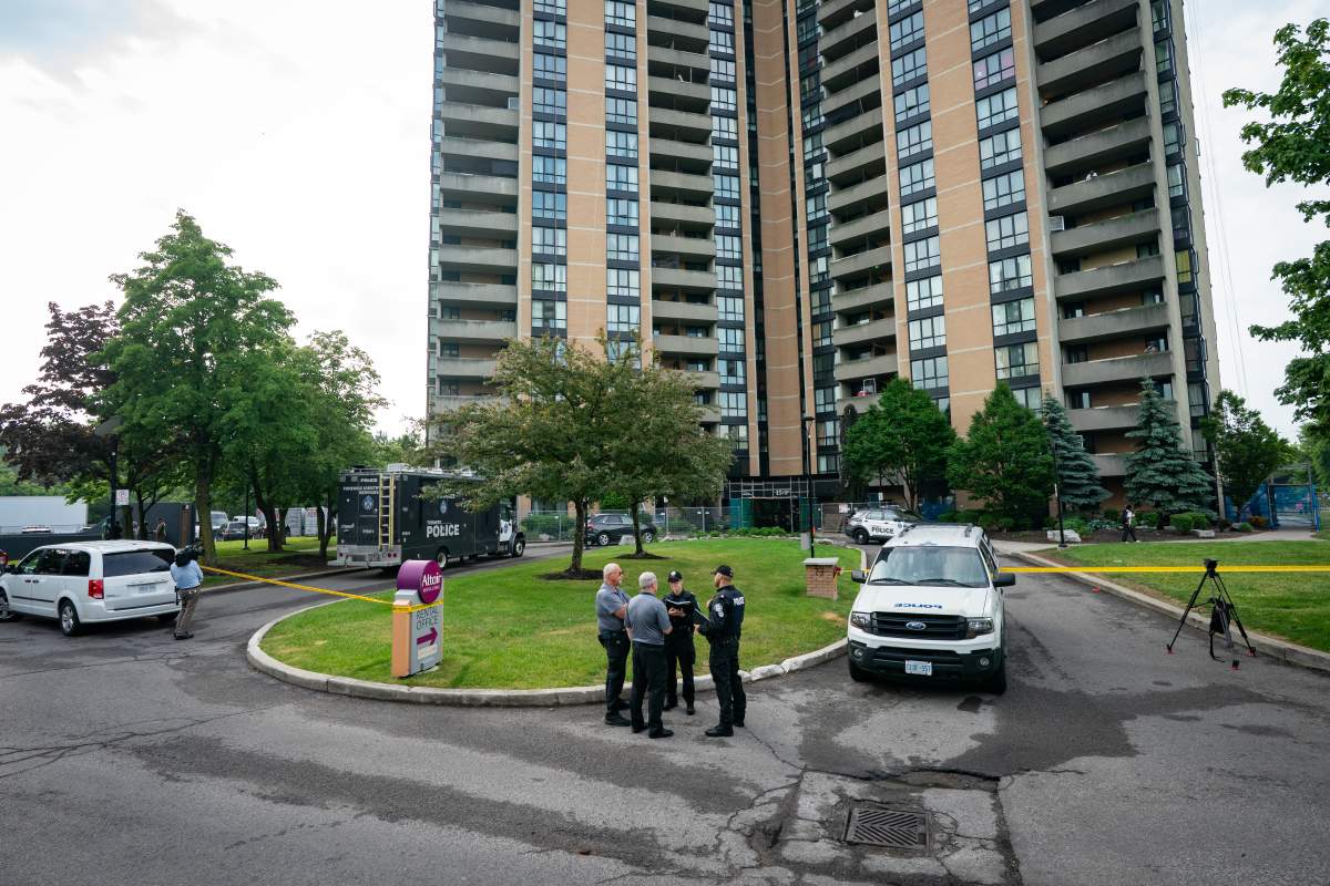Toronto officer shot