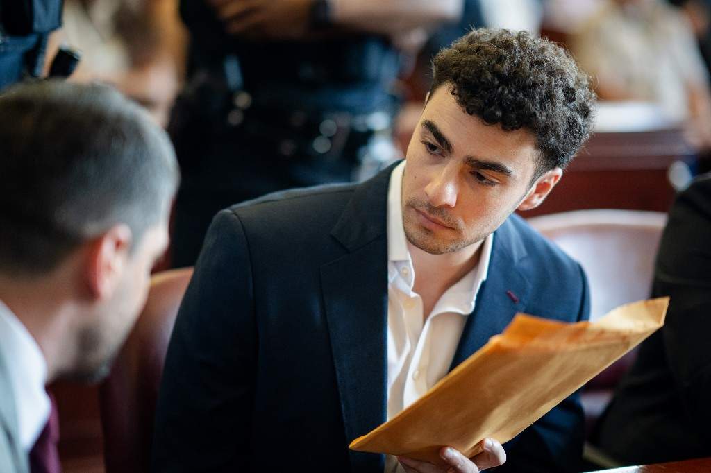Luigi Mangione appears for a pre-trial hearing at Manhattan Criminal Court in New York, Wednesday, June 17, 2026.
