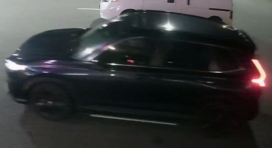 Toronto police are searching for this vehicle in connection with two vandalism incidents at Jewish-owned bakeries.