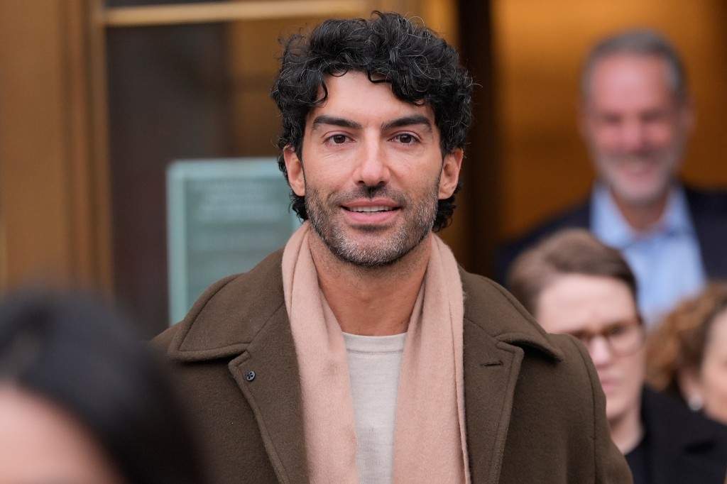 Justin Baldoni leaves a courthouse, in New York, Wednesday, Feb. 11, 2026.