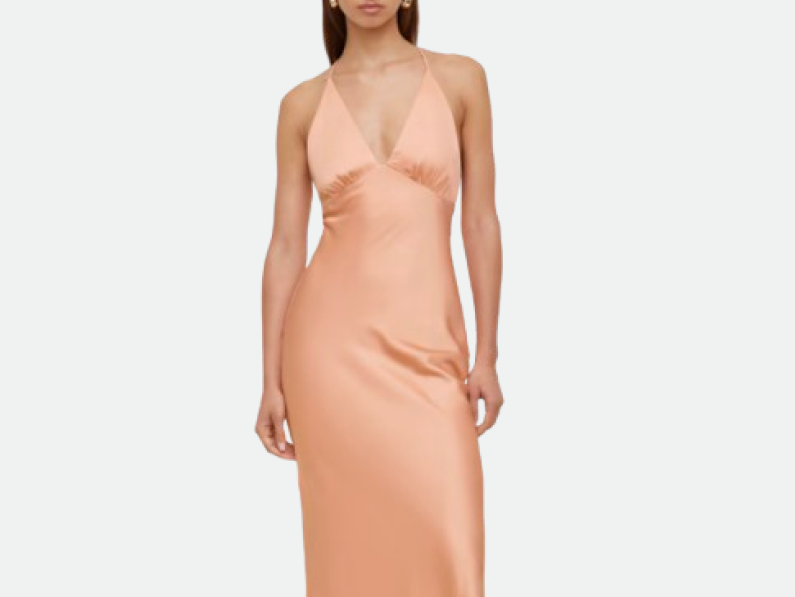 Read on for hot finds from Aritzia, lululemon, Dynamite and more.