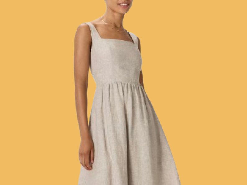 We’ve rounded up our favourite warm-weather pieces from Quince, Simons, Aritzia, and more. Read on for stylish finds to help you beat the heat.