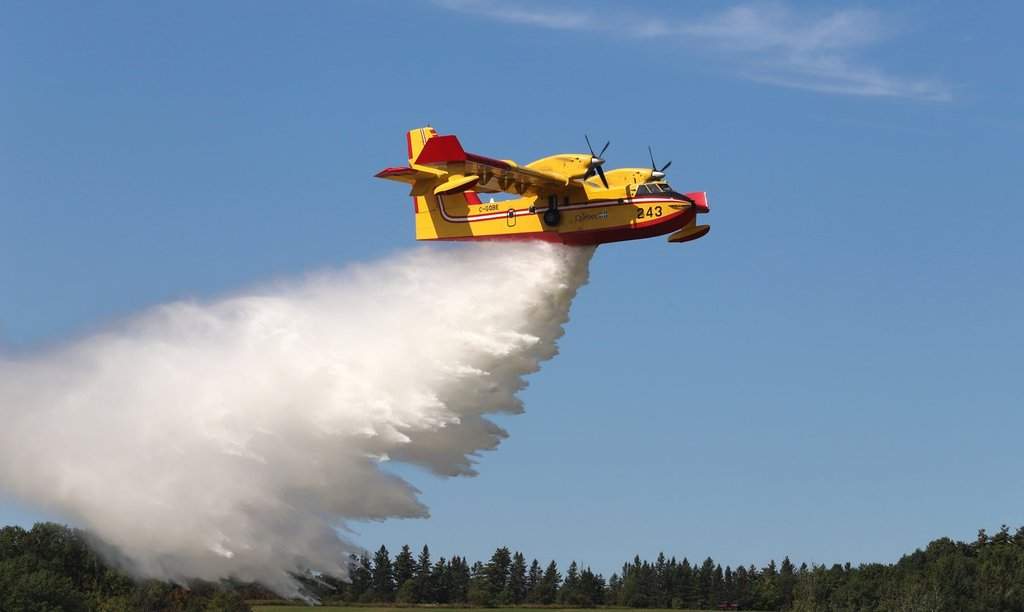 A CL415 water bomber performs at the Aero Gatineau Ottawa airshow in Gatineau, on Saturday, Sept. 16, 2023. 