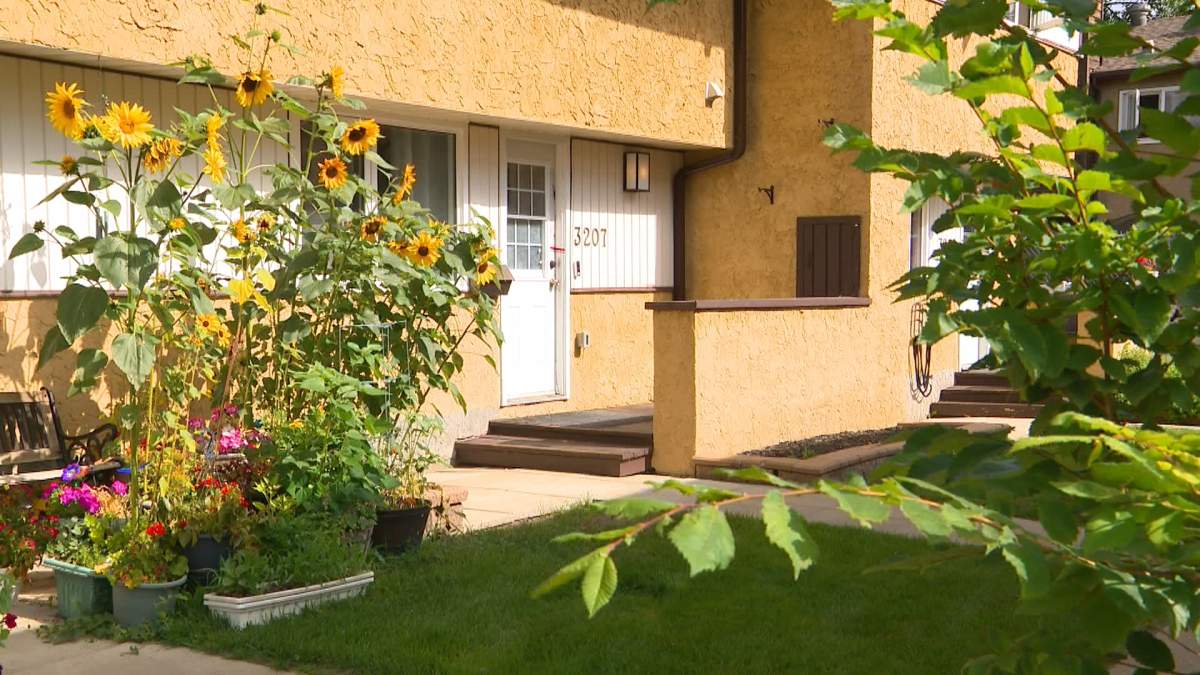 Neighbours told Global News that 16-year-old Jazmin Dhesi was visiting a friend who lives in this northeast Edmonton condo complex early Sunday morning when they heard several gun shots.