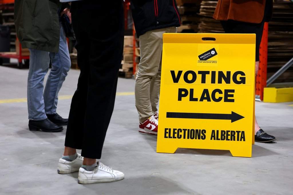 Ipsos polling finds that 20% of Albertans say they will vote “yes” to hold a second, binding referendum THE CANADIAN PRESS/James Maclennan.