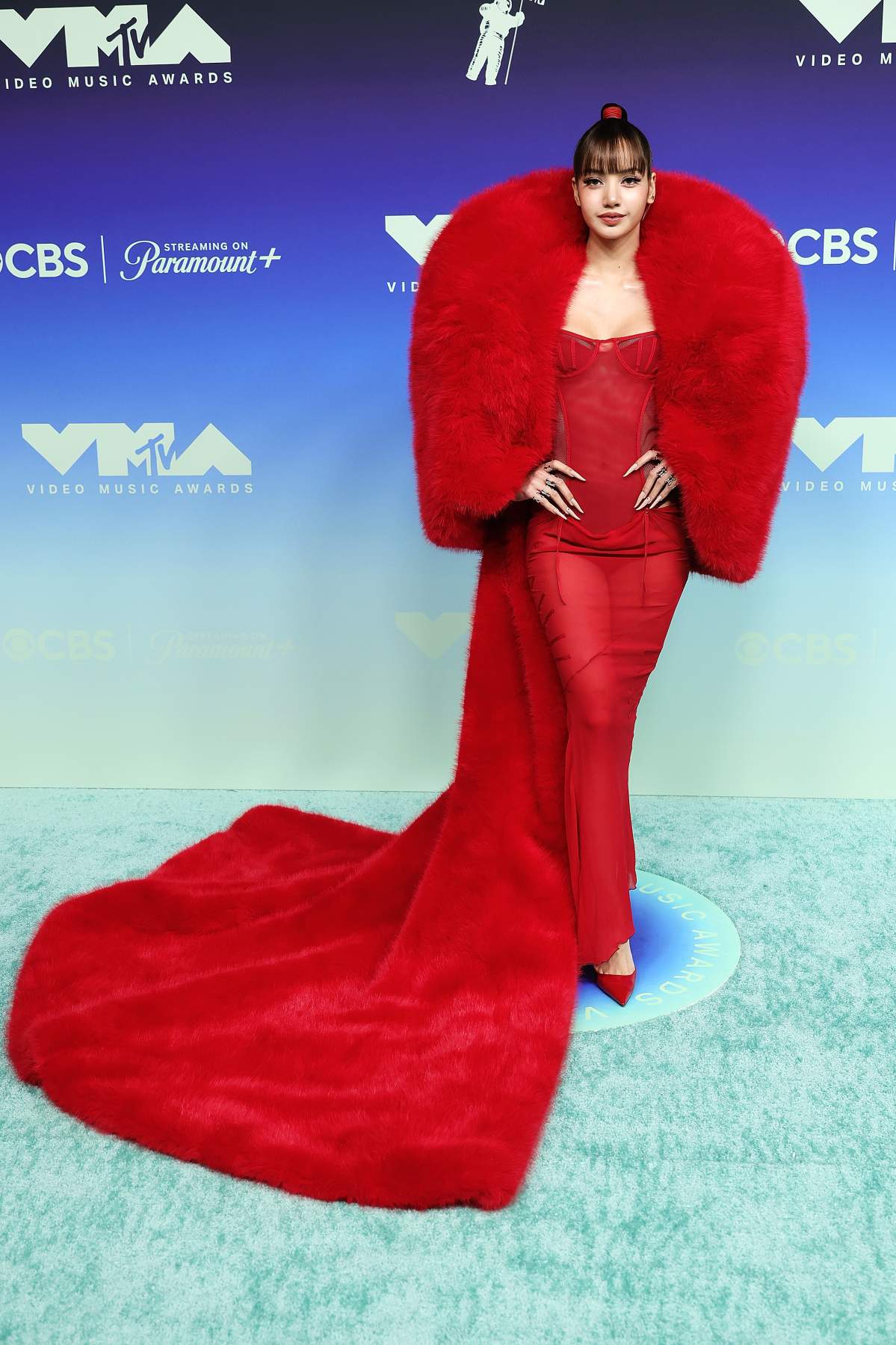 The 6 best-dressed celebrities at the 2026 MTV VMAs - image