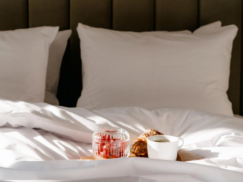 Here’s how to recreate that hotel-inspired look at home with finds from Quince, Silk & Snow, Brooklinen and more.