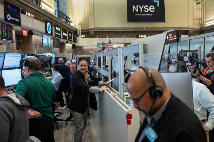 AI stocks weigh on markets Thursday as oil rises to highest price since May