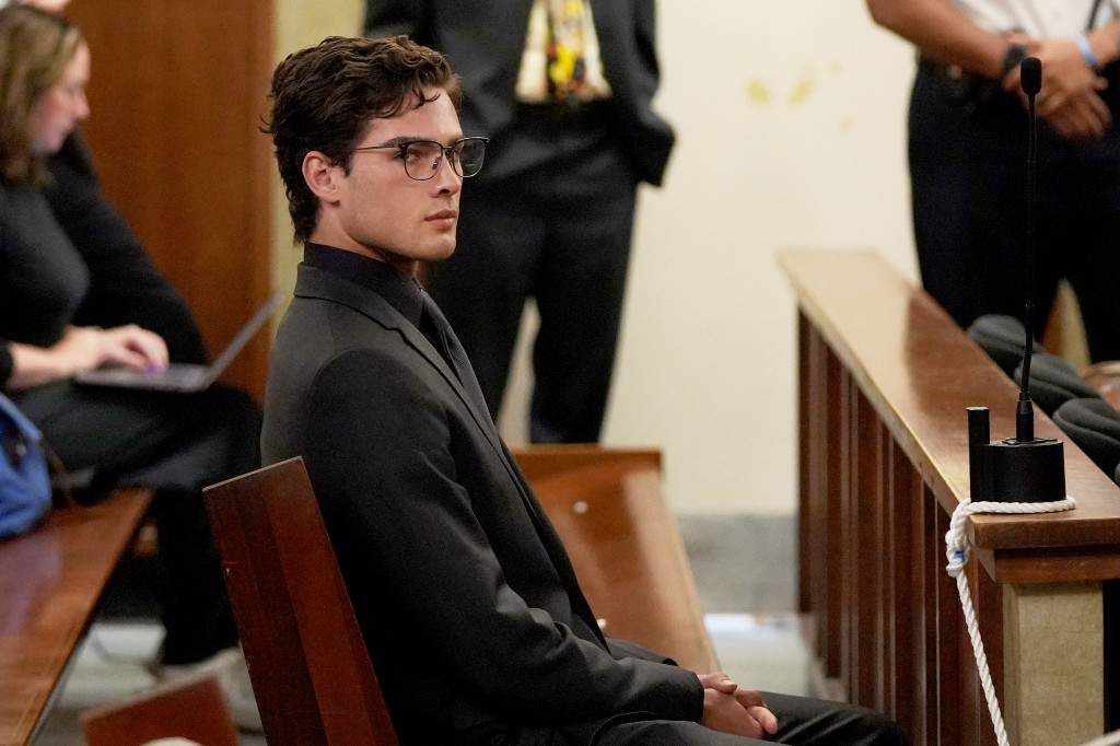 Braden Peters, also known as Clavicular, waits for his arraignment in Orleans District Court, Thursday, Oct. 22, 2026, in Orleans, Mass.