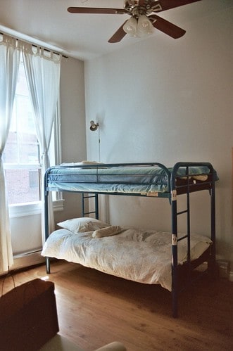 airy bunk beds, female room, san diego hostel, gaslamp district, august 2011